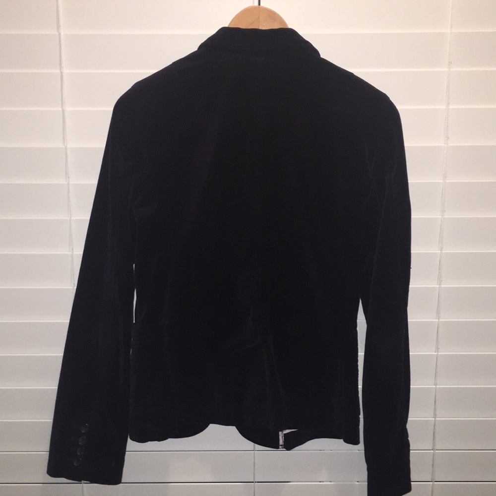 Blazer - Picture 3 of 3